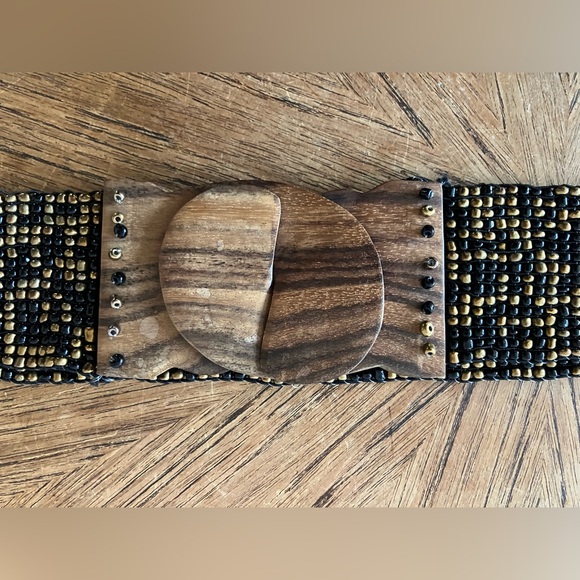 Elastic Black & Gold Beaded Belt with Wooden Buckle - Picture 3 of 7